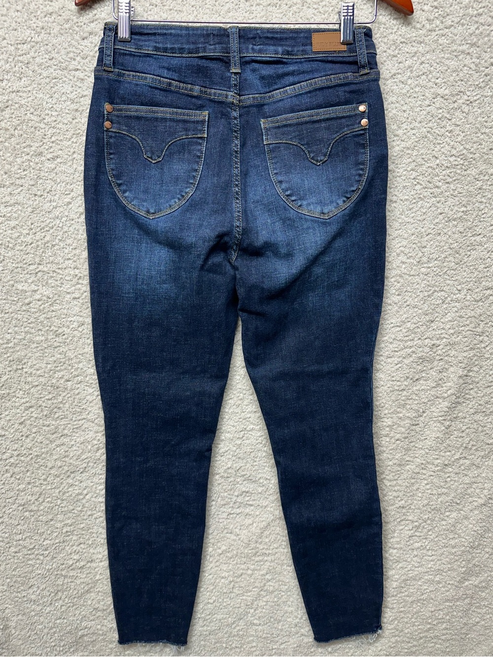 Judy Blue Skinny Fit Jeans Women’s Size 9/29 Dark Wash Stretch Raw Hem Denim - Picture 2 of 9